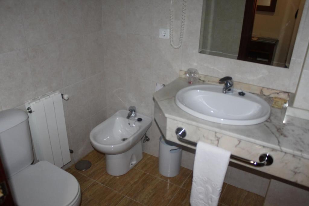 Hotel Arbeyal Gijón Habitación foto